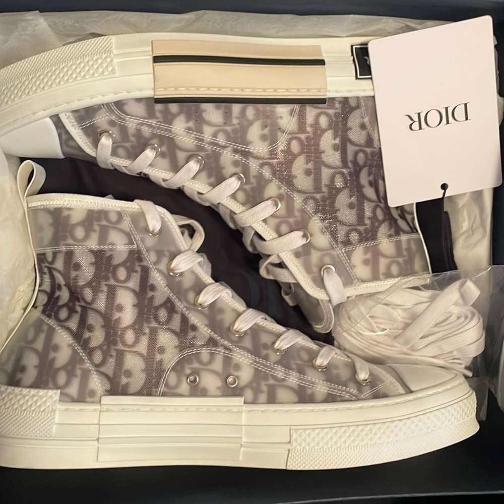 B23 HIGH-TOP SNEAKER - WHITE AND BLACK DIOR OBLIQUE CANVAS
